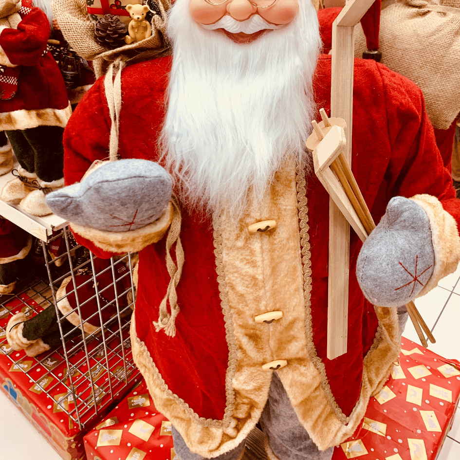 Shanta Clause Ki Topi,libas Wagairah Bechne Ka Hukm